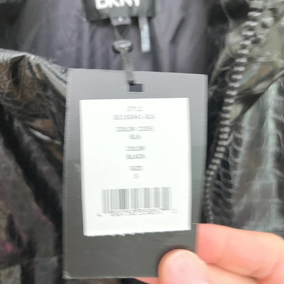 DKNY
Size S Vest New with tags - Picture 4 of 8